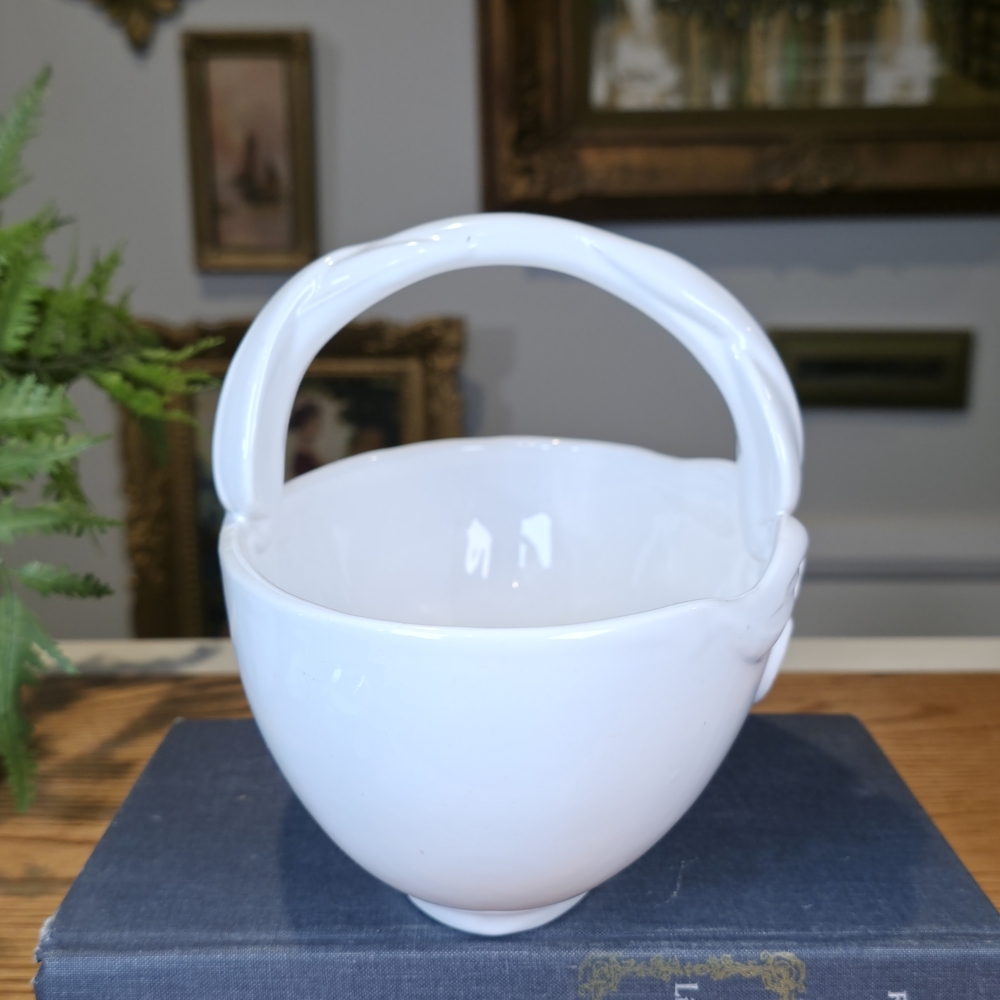 Vintage Amram’s White Ceramic Basket Twisted Handle Made in Italy Floral 9x6x6" - Picture 6 of 12